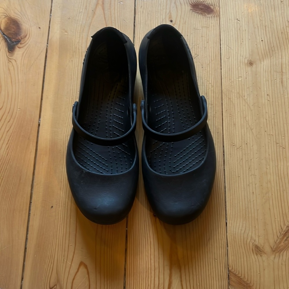 Crocs Mary Jane’s size 8